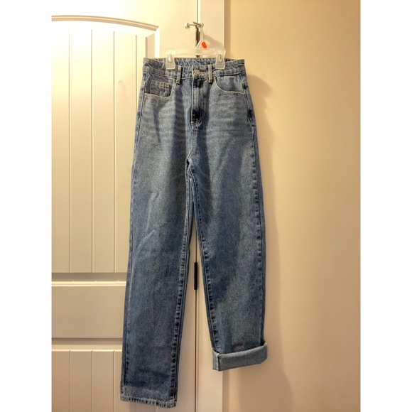 ⚠️SOLD⚠️ SHEIN High Waisted Baggy Jeans - Picture 4 of 8